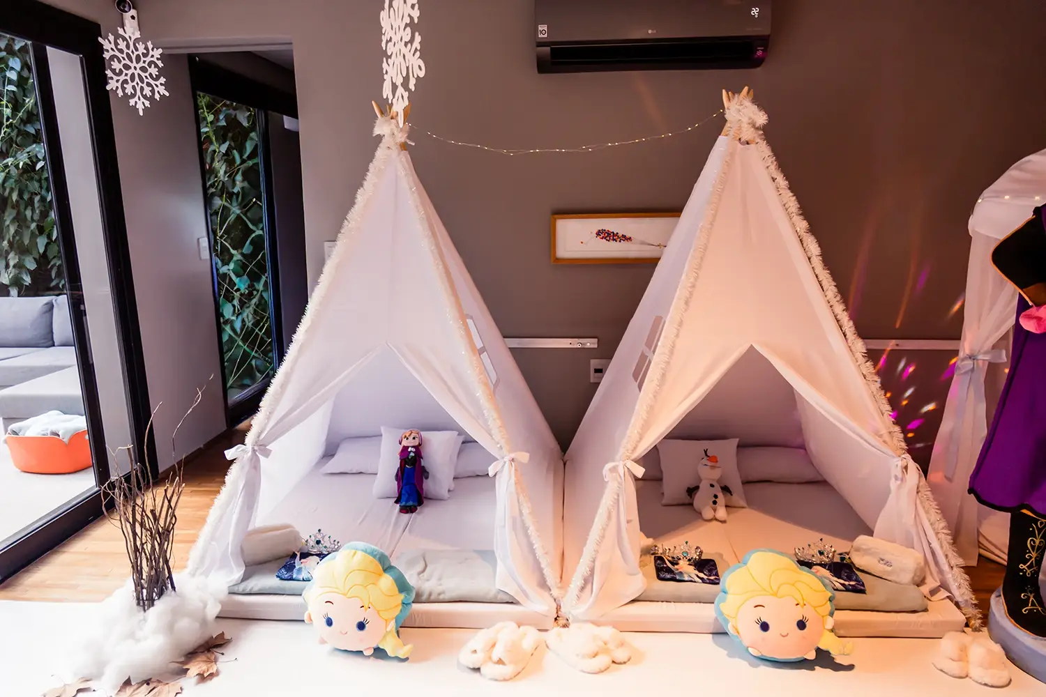 Tema Frozen na Festa do Pijama da empresa Cabana Festa e Pijama