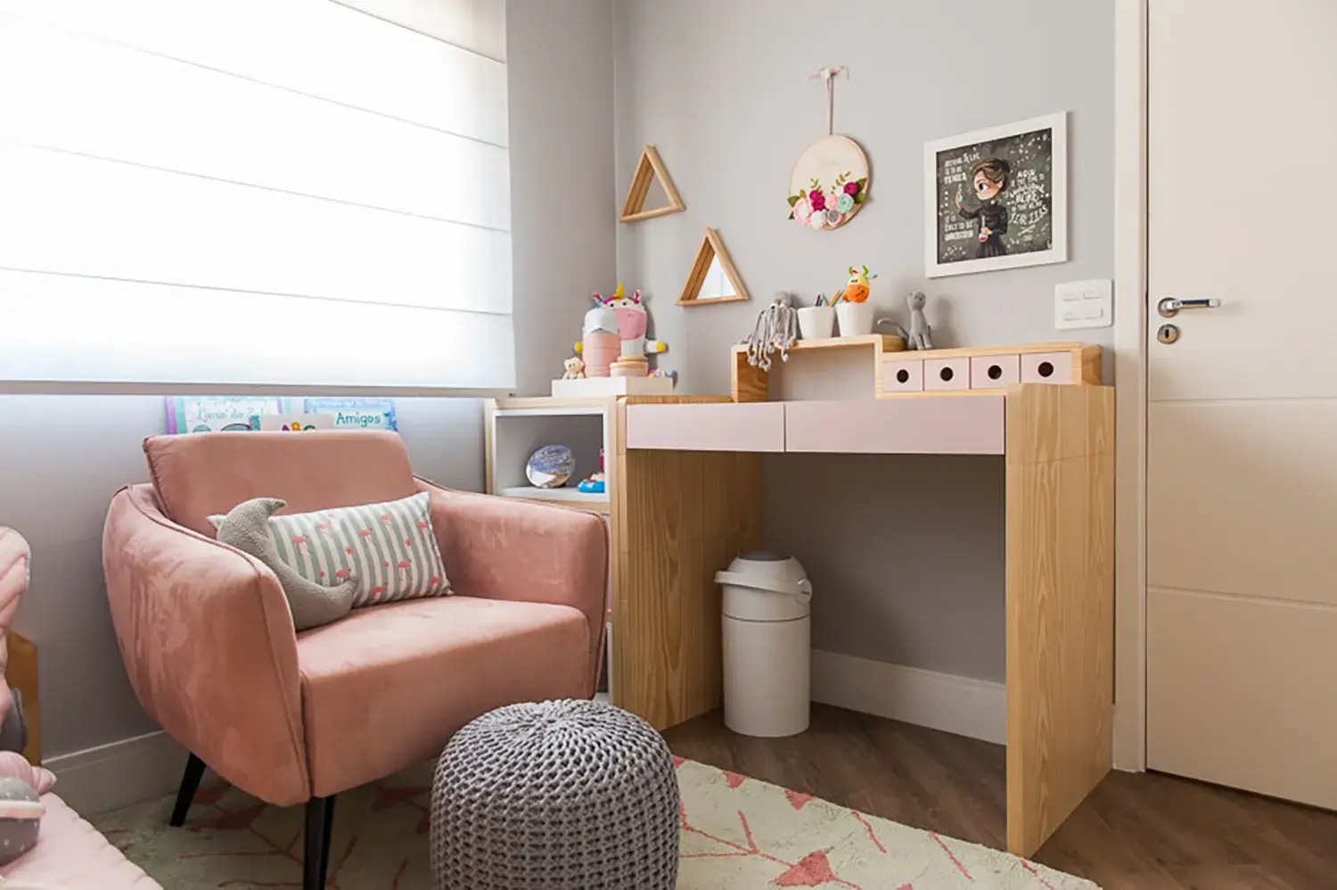 Escrivaninha infantil da Decora e Adora