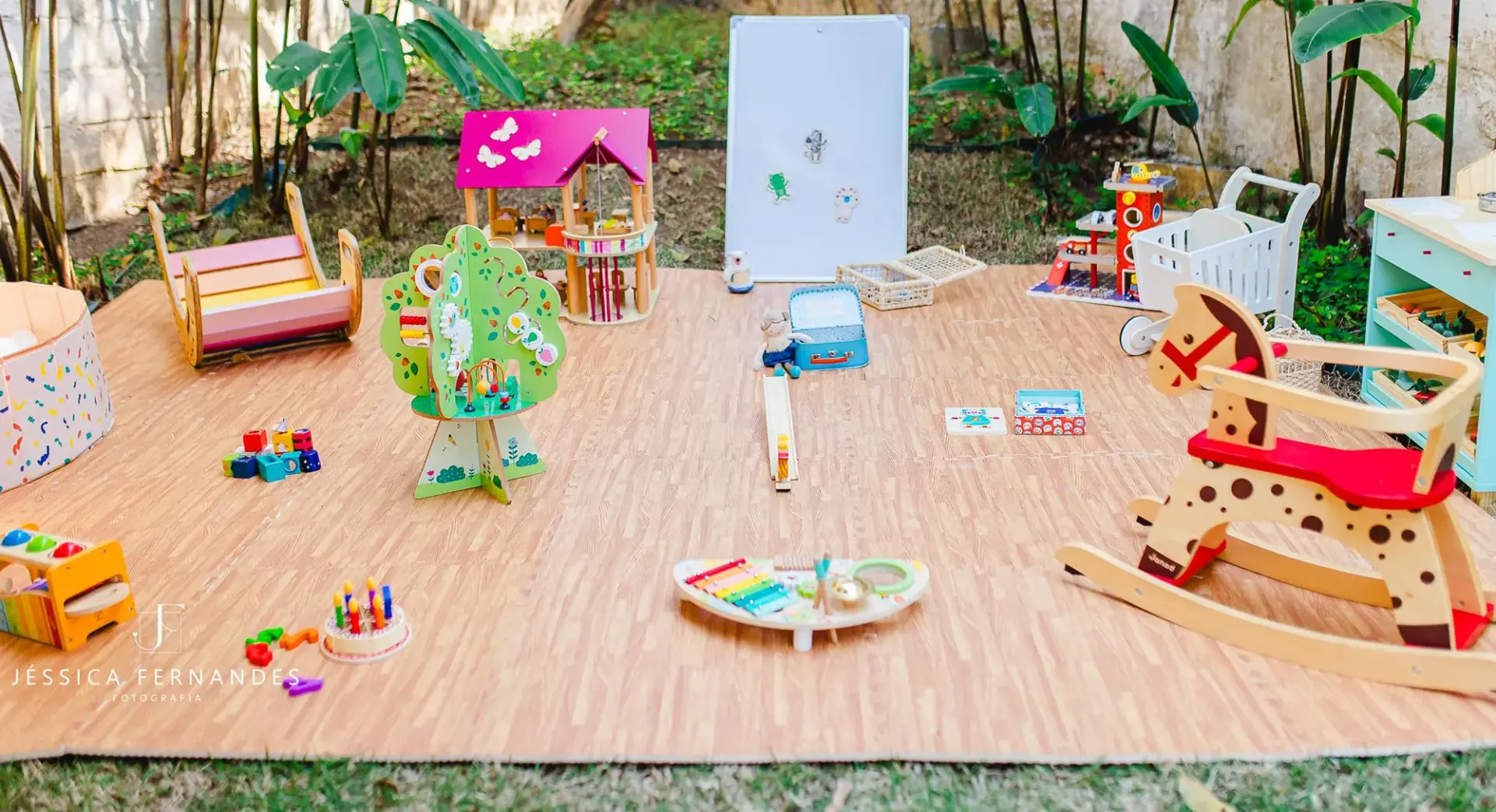 Festa infantil com brinquedos educativos da Bolimbolá