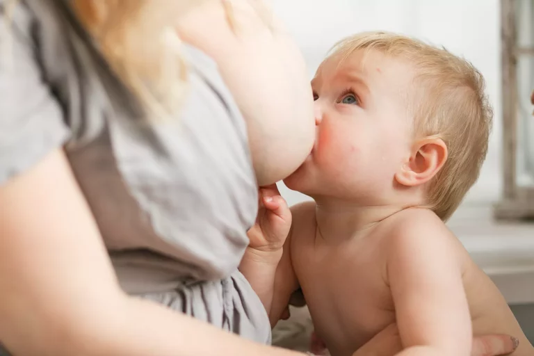 Está pensando em desmamar seu filho? 10 dicas para ajudar nesse processo!