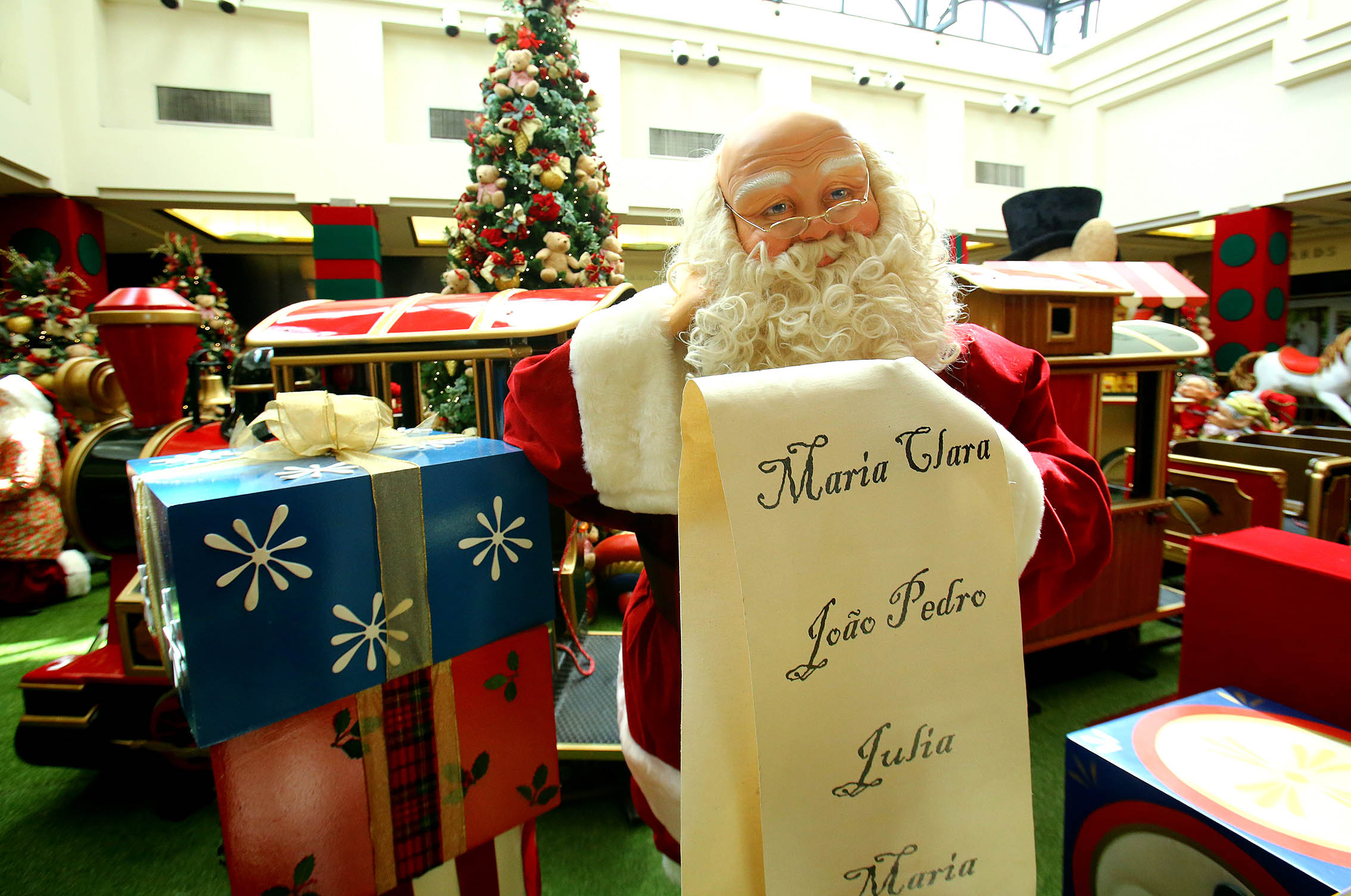 Uma decoração de Natal inovadora e interativa que você precisa visitar!