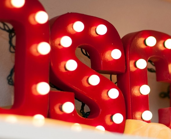 Aprenda a fazer: Marquee Letters DIY - Just Real Moms