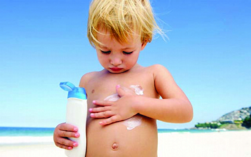 Cuidados com crianças na praia - Just Real Moms