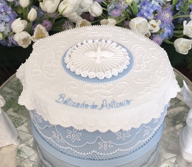 Bolo de batizado decorado - Just Real Moms