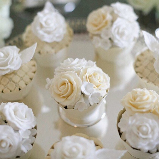 Bolo batizado decorado - Just Real Moms