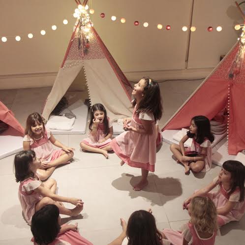 Festa do Pijama com cabaninhas - Zzzuzuê
