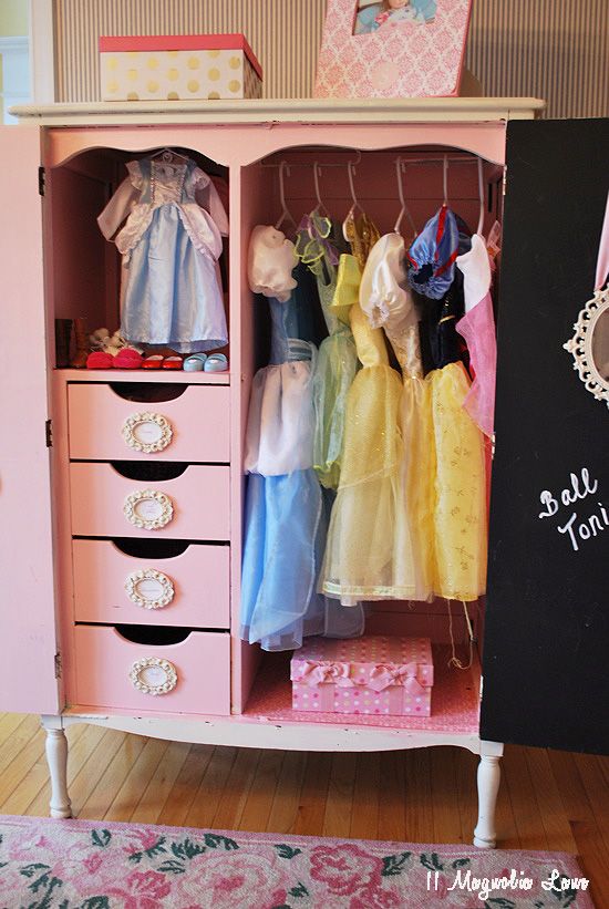 35 ideias para organizar as fantasias das crianças - Just Real Moms