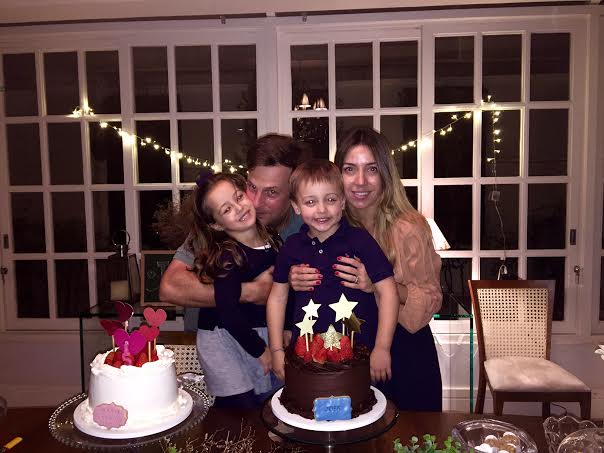 Aniversário gêmeos - Just Real Moms