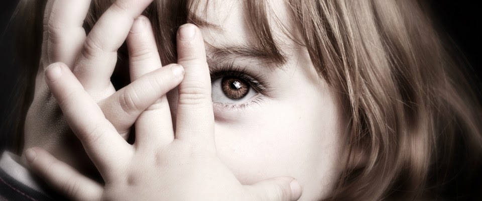 5 atitudes que os pais de crianças tímidas devem evitar - Just Real Moms