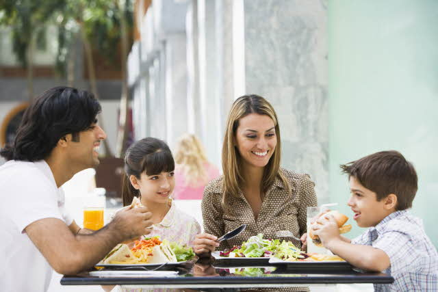 Pais que mimam os filhos estão criando adultos deslocados e incapazes de lidar com a frustração - Just Real Moms