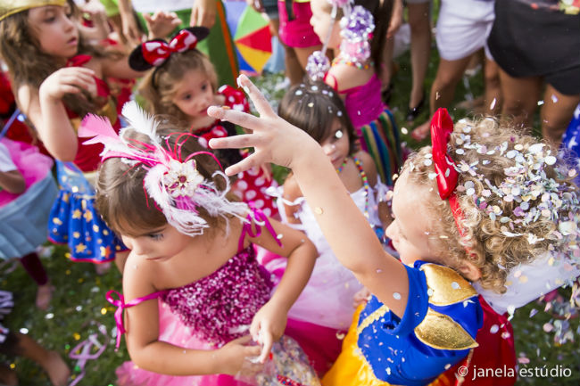 Como curtir o carnaval de Porto Alegre – por bora.ai