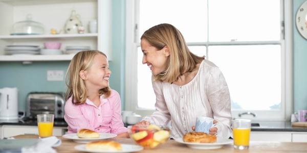 4 dicas para manter o equilíbrio na alimentação dos filhos agradando o paladar de pais e crianças