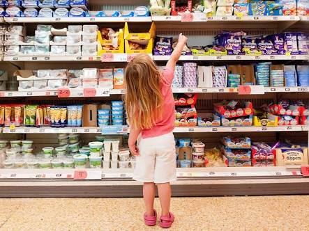 Estou dando alimentos industrializados para meu filho, e agora?