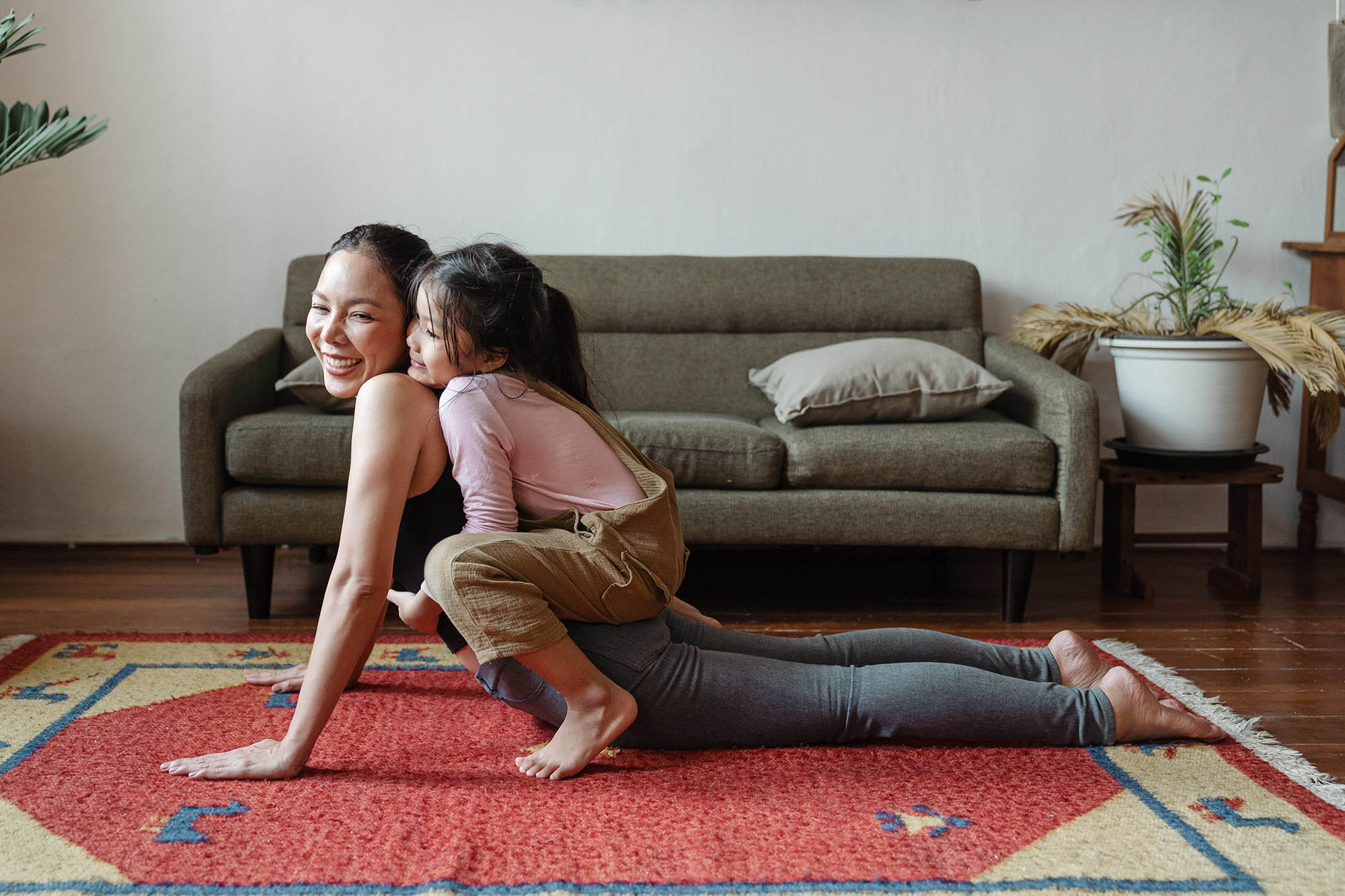 Just Real Moms Congelar Ovulos Yoga Mae Filha