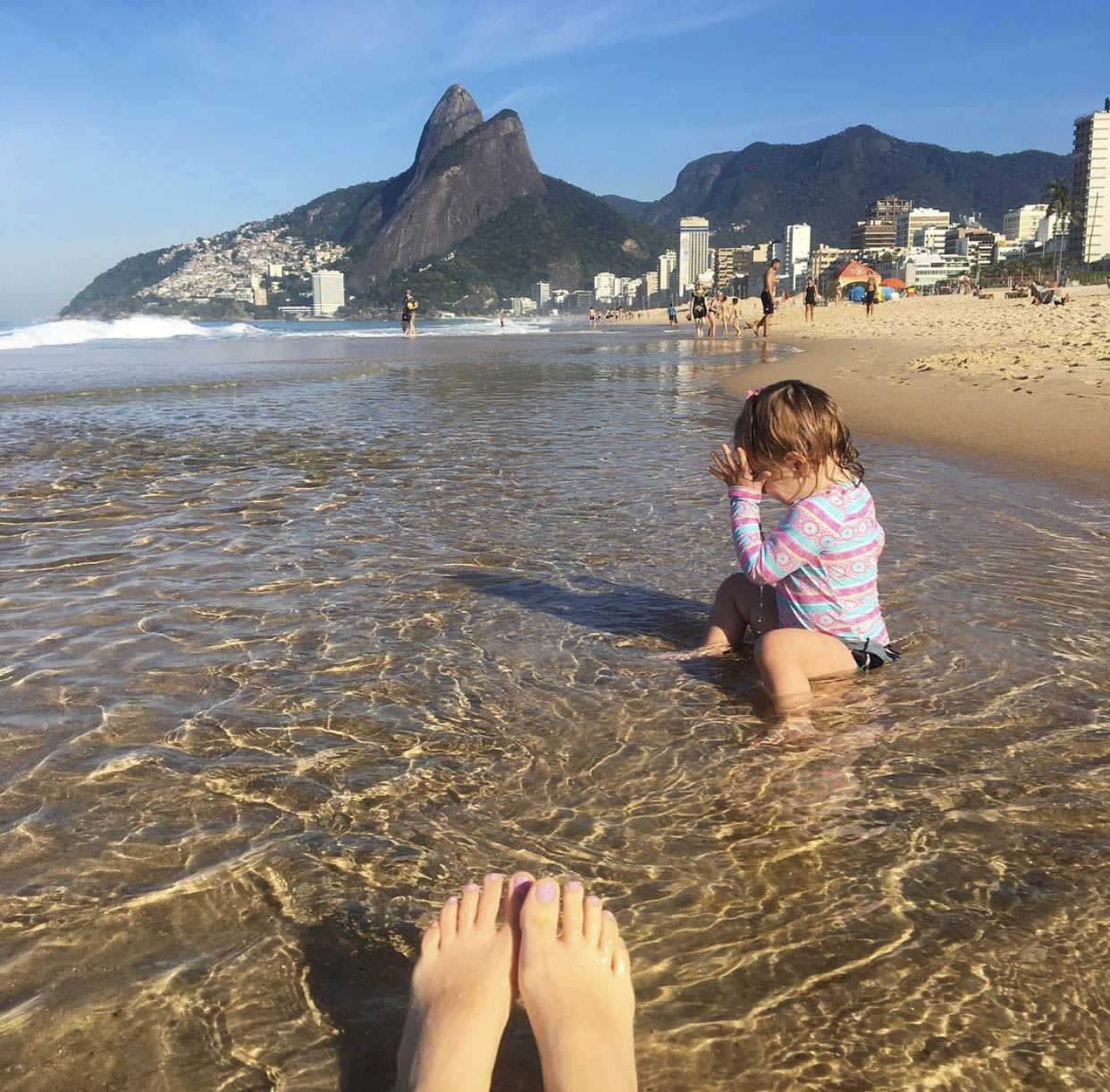 Just Real Moms Paula Merlo Vogue Brasil Rio de Janeiro