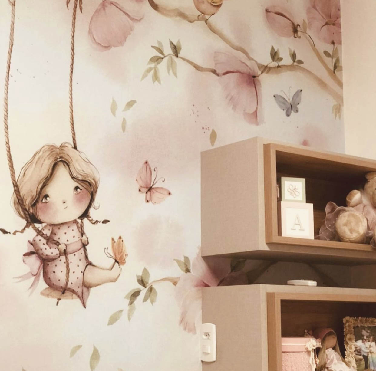 Just Real Moms Quartos Infantis Ilustrações Decorativas Lu Simão Abê Studio Menina