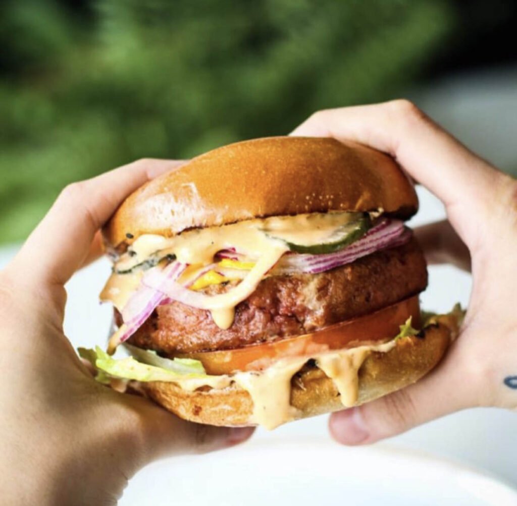 Just Real Moms Maternidade e Veganismo Dani e Fabio Zukerman Burguer Green Kitchen