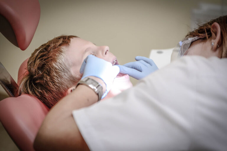 O Nascimento dos Primeiros Dentes – Porque e como o Odontopediatra é essencial