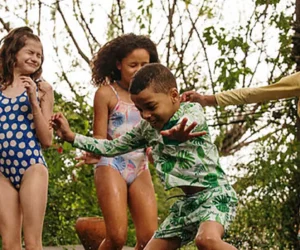 Capa-Petit-Pelicano-Beachwear-Just-Real-Moms