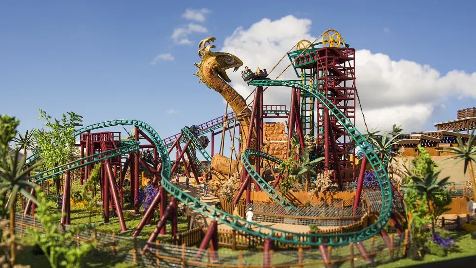 Cobras Curse Busch Gardens SeaWorld Parques em Orlando Just Real Moms