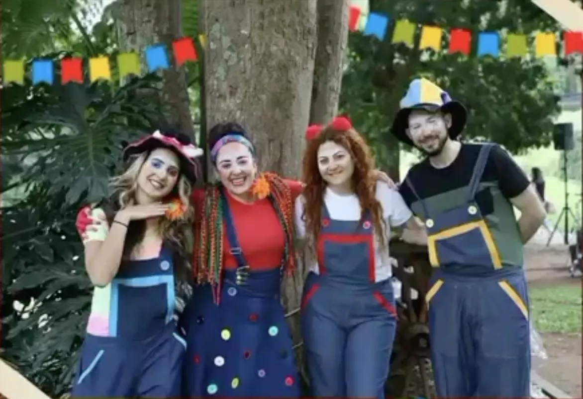 Impulsionando Arte Banda de Festa Infantil Just Real Moms