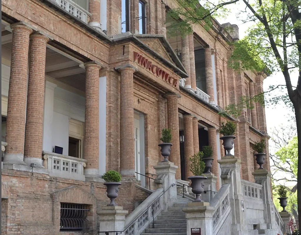 Pinacoteca Guia Just Real Moms