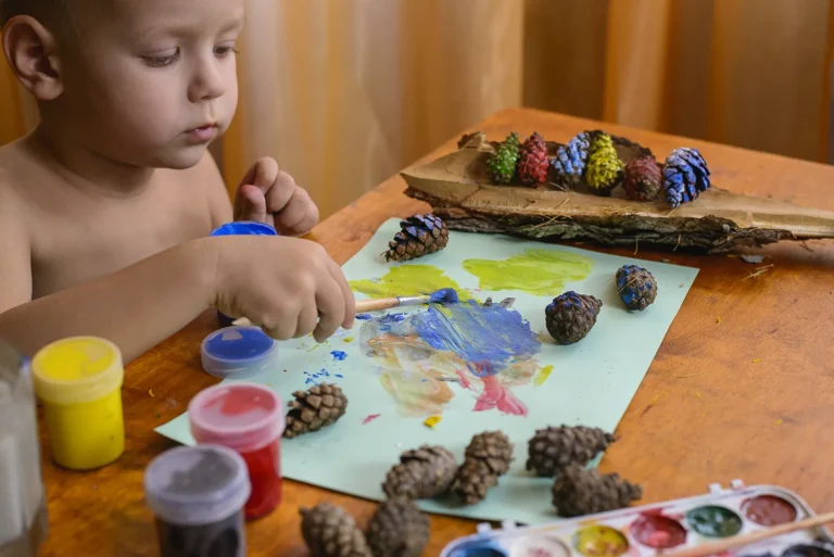 8 atividades sensoriais divertidas para estimular o desenvolvimento do seu filho em casa