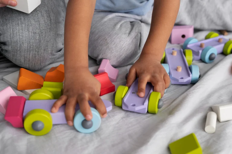 Como higienizar brinquedos de bebê: 10 dicas