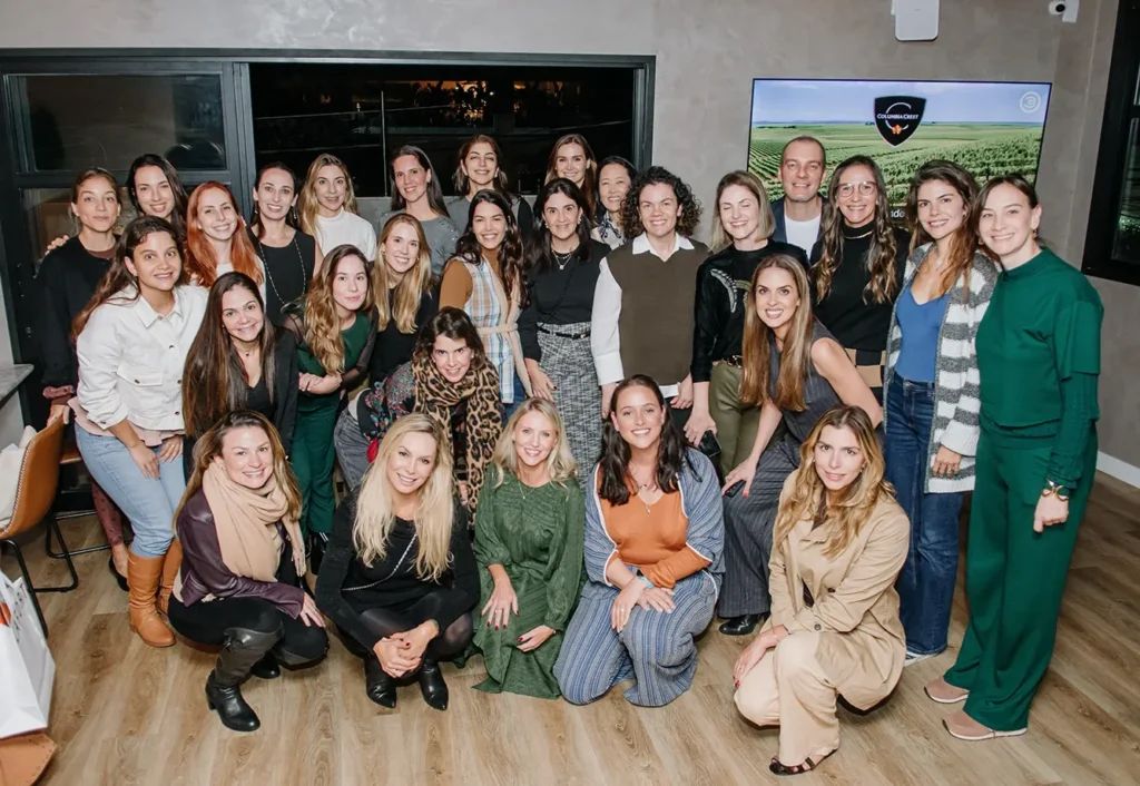 Grupo na degustação e experiência sensorial das Mães da Pracinha da Vila Nova Conceição e Just Real Moms