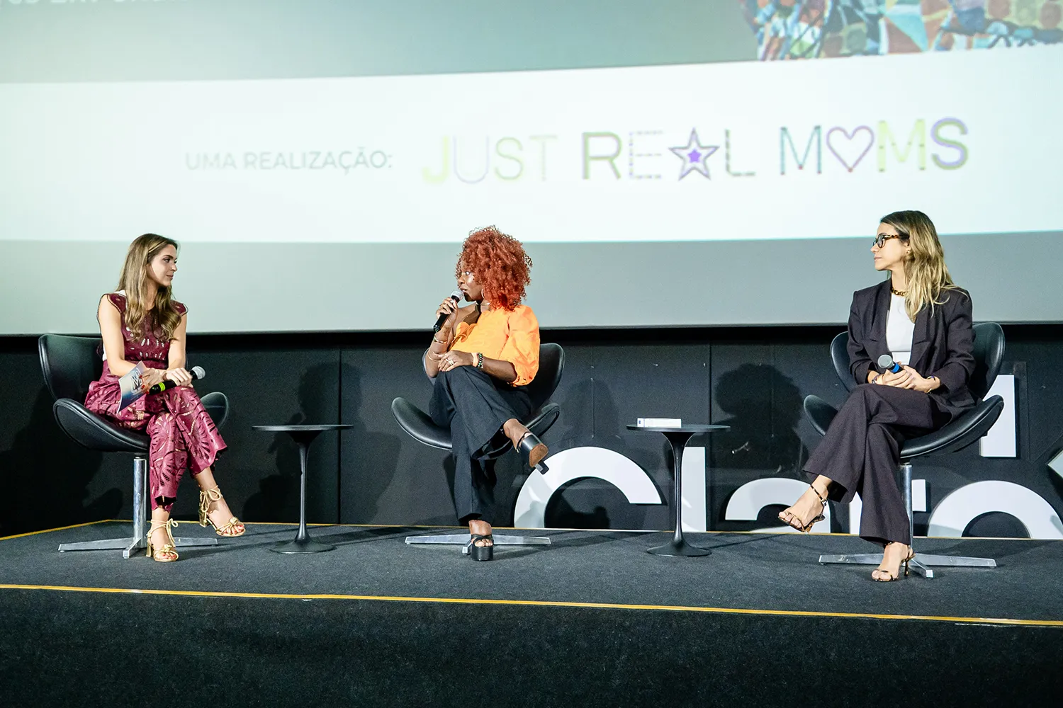Painel moderado por Fernanda Paronetto, CEO do Just Real Moms, com Caroline Amanda do Yoni das Pretas e a atriz Miá Mello pós documentário do The M Factor no Cinépolis do JK Iguatemi
