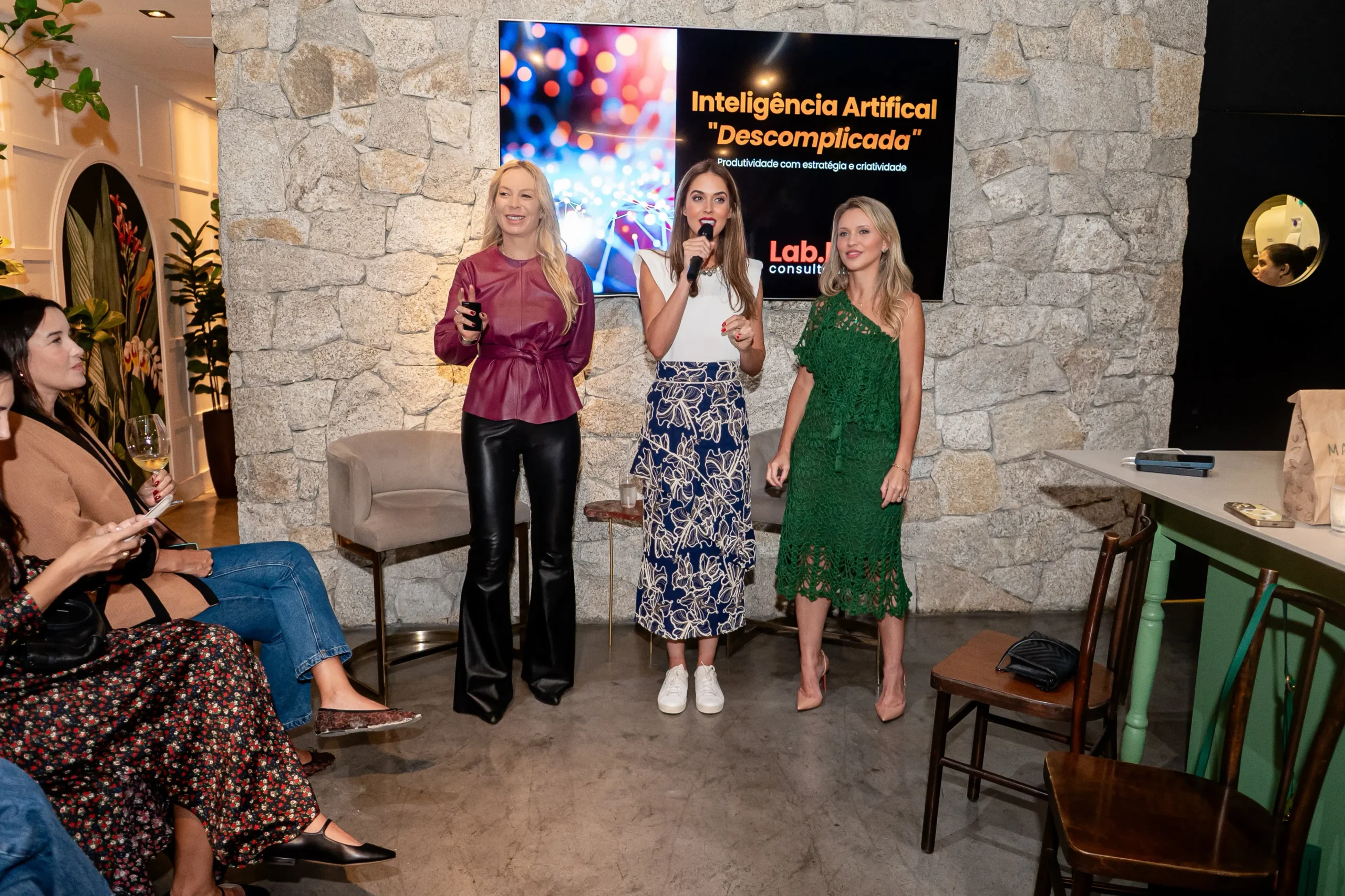 Abertura da Fê Paronetto no Talk de Inteligência Artificial