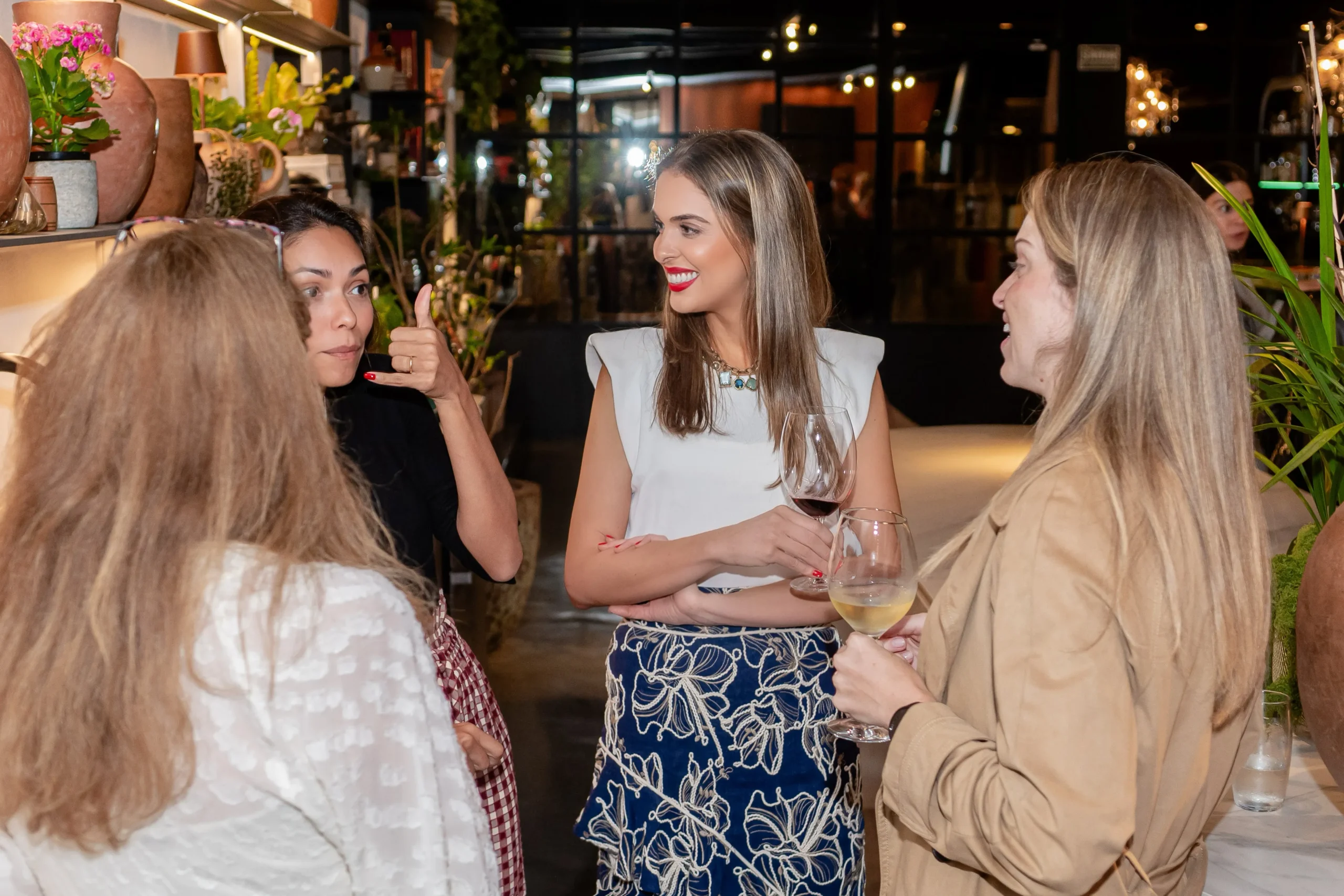 Fê Paronetto e convidadas no evento das Mães da Pracinha da Vila Nova Conceição e Just Real Moms