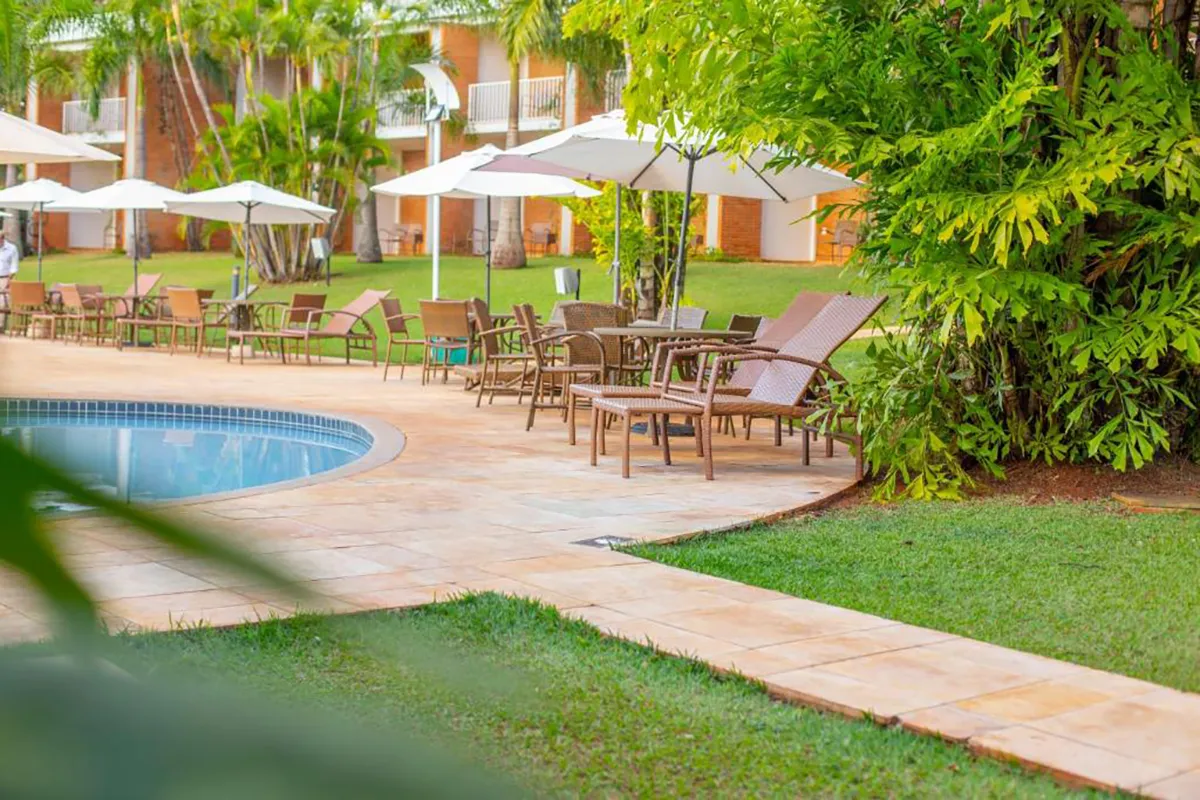Área da Piscina do Hotel JP Ribeirão Preto Resort & Convenções
