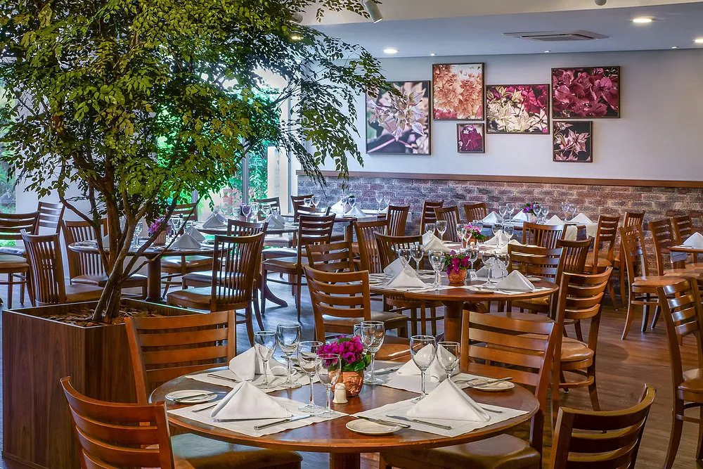 Restaurante Bouganville do Hotel JP Ribeirão Preto Resort & Convenções