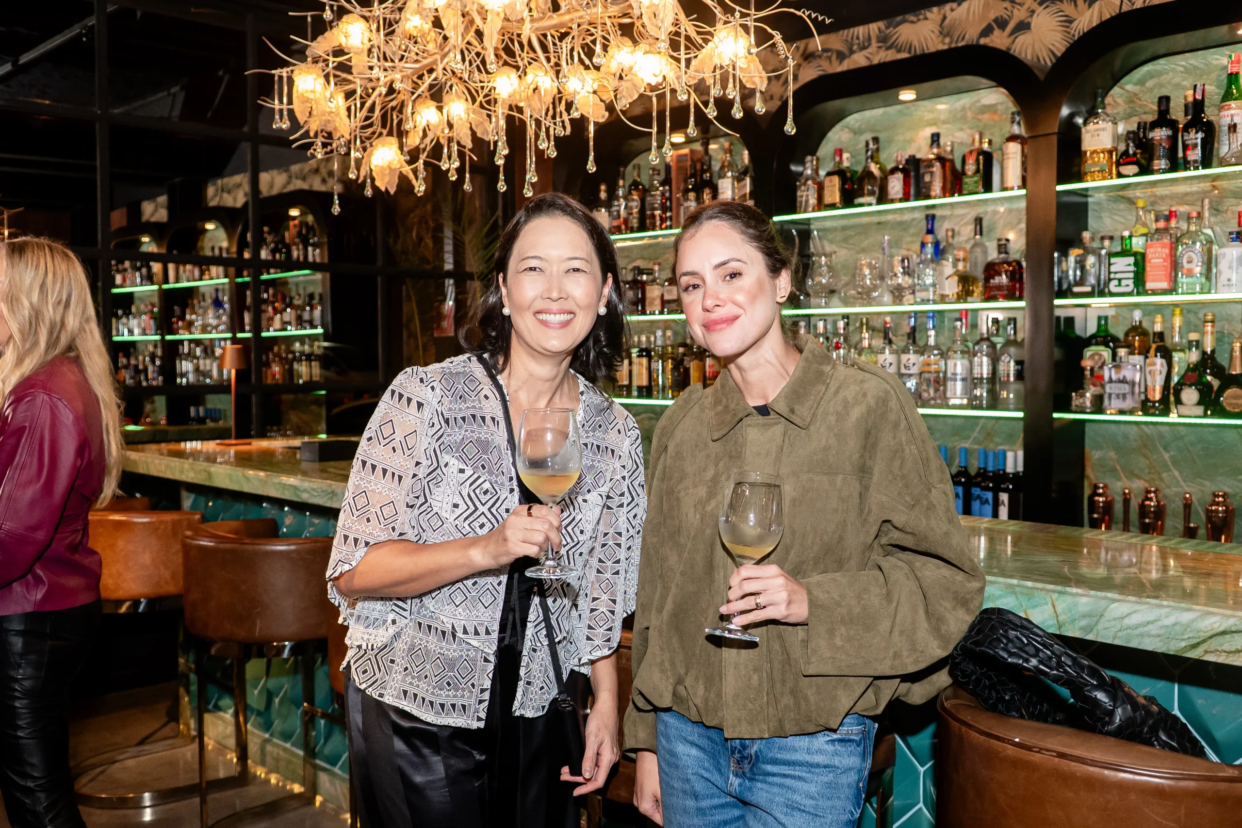 Silvia e amiga no evento das Mães da Pracinha da Vila Nova Conceição e Just Real Moms