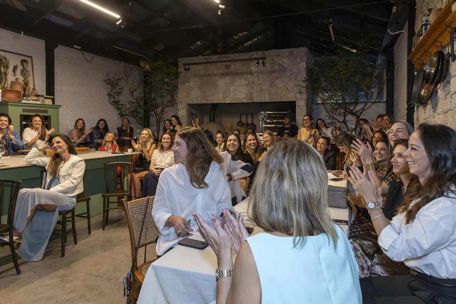 Jantar no lançamento do High Connection