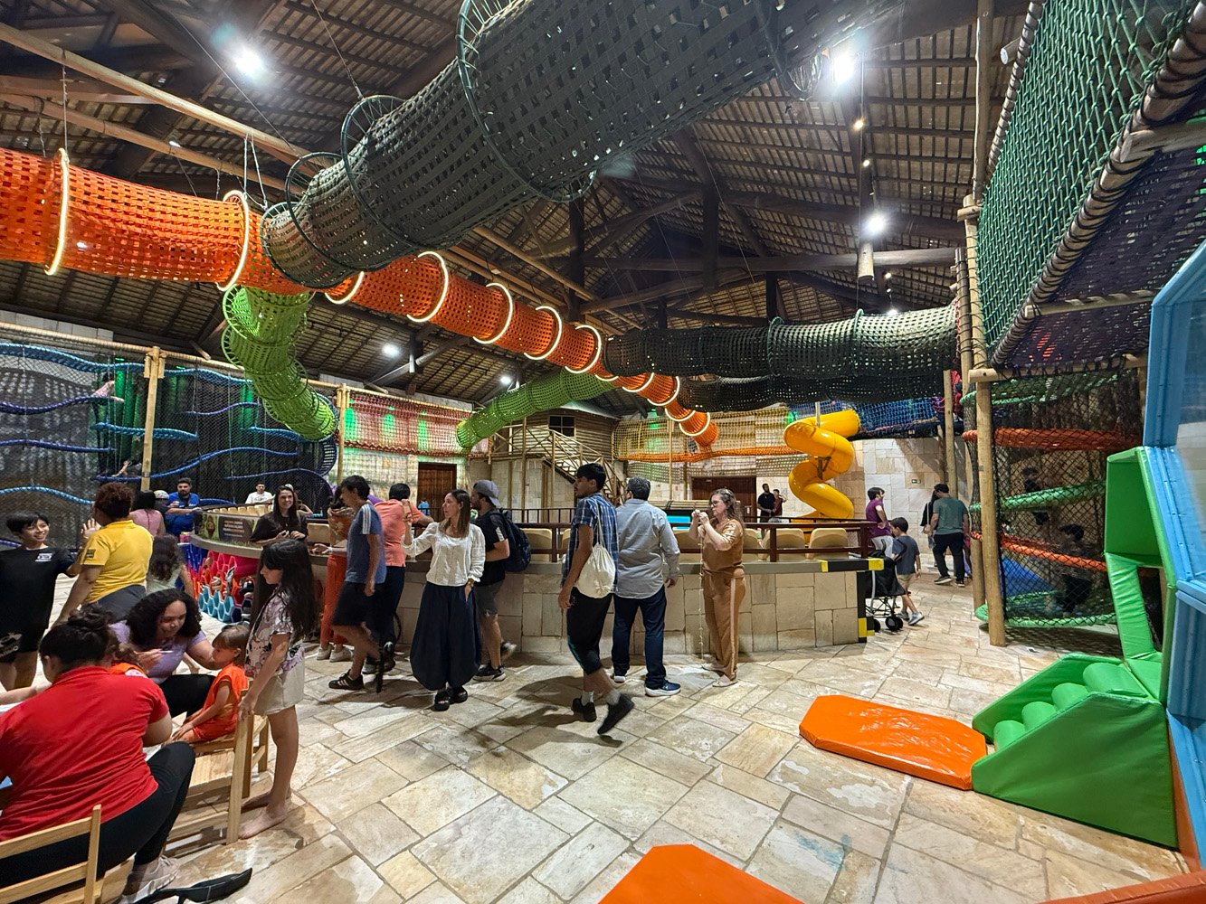 Brincadeiras infantis no Royal Palm Plaza em Campinas