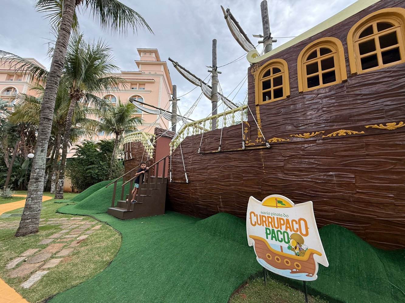 Navio de pirata no Royal Palm Plaza em Campinas