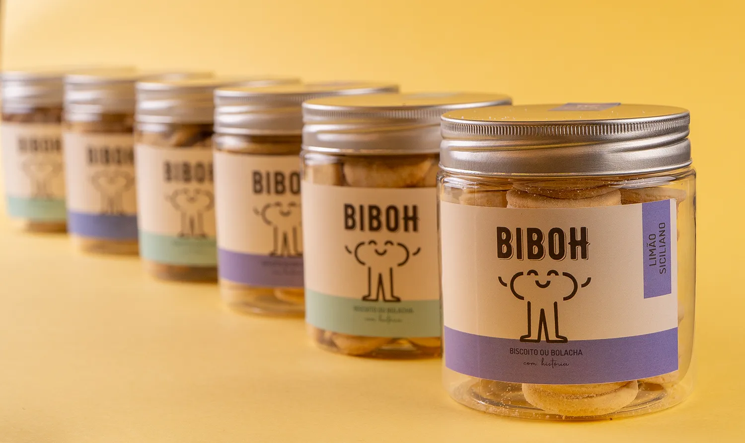 Potes de vidro com bolachas da Biboh
