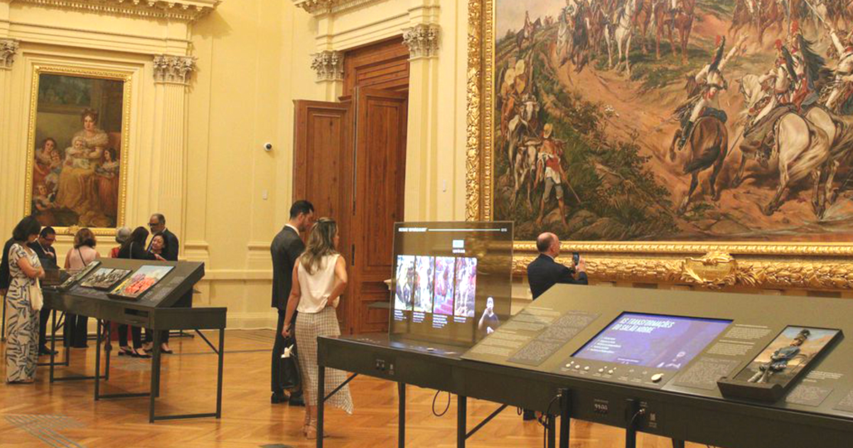 museu do ipiranga localizado em são paulo e conta a história fortemente a história do Brasil