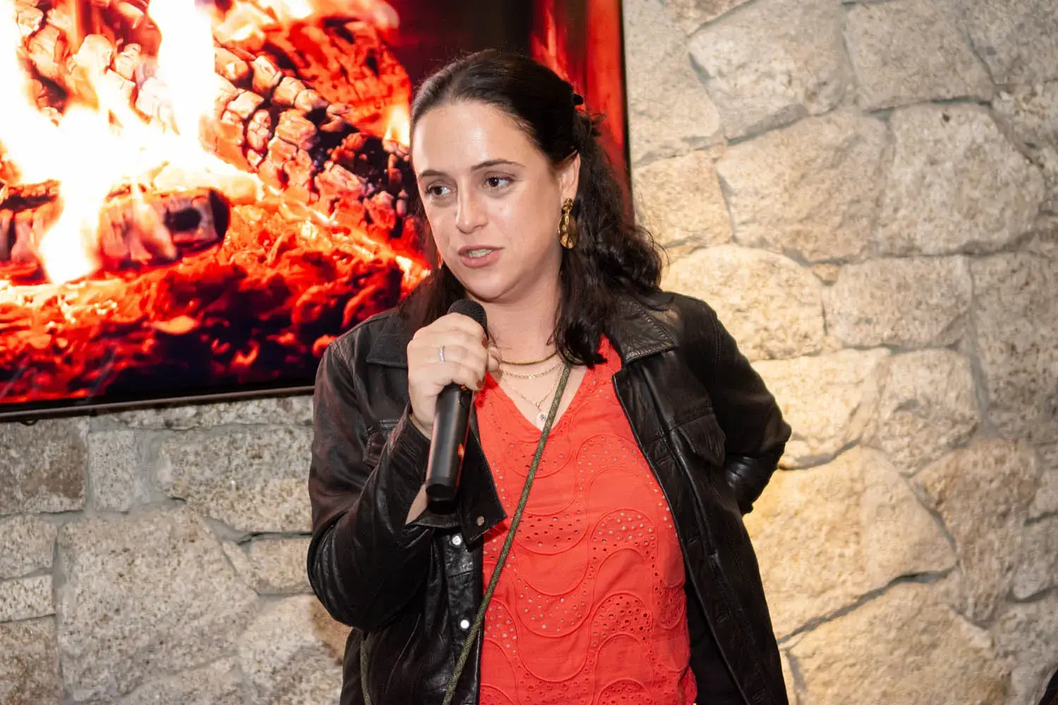 Fabi Esteves dando relato no Pause - Toda Mãe Merece um Pause - Just Real Moms