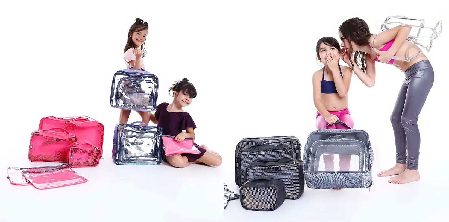 Meninas segurando organizadores de Malas - Just Real Moms