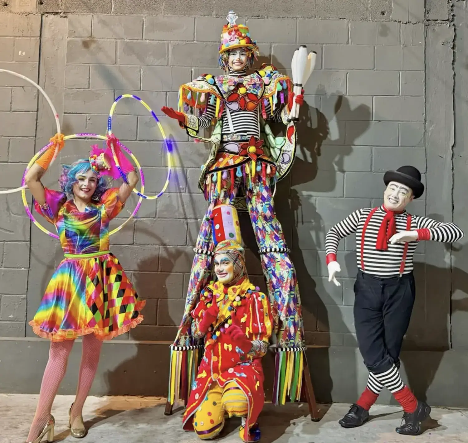 palhaços em festa infantil com a E-Moon Eventos