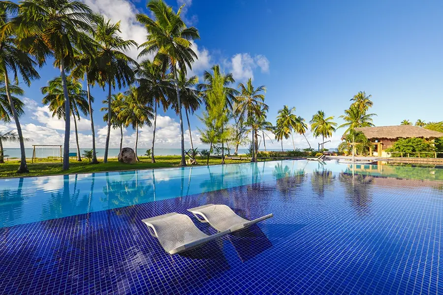 Piscina infinita na Pousada Anttunina em Alagoas - para as férias de julho