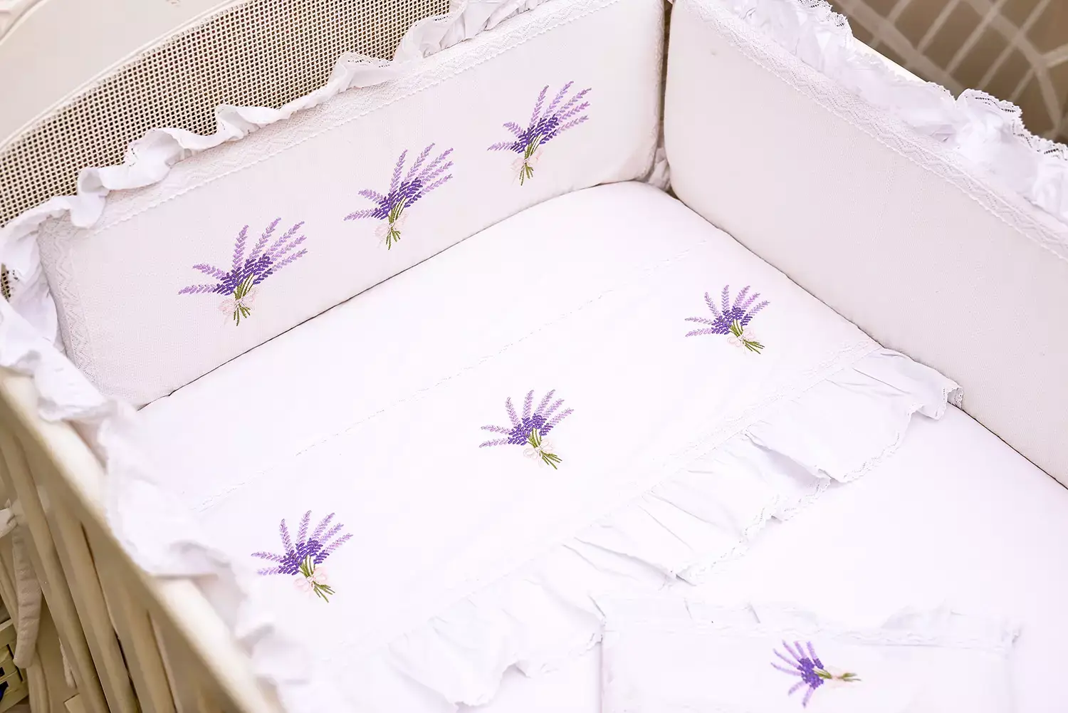 Lençol bordados com flores roxas - Just Real Moms