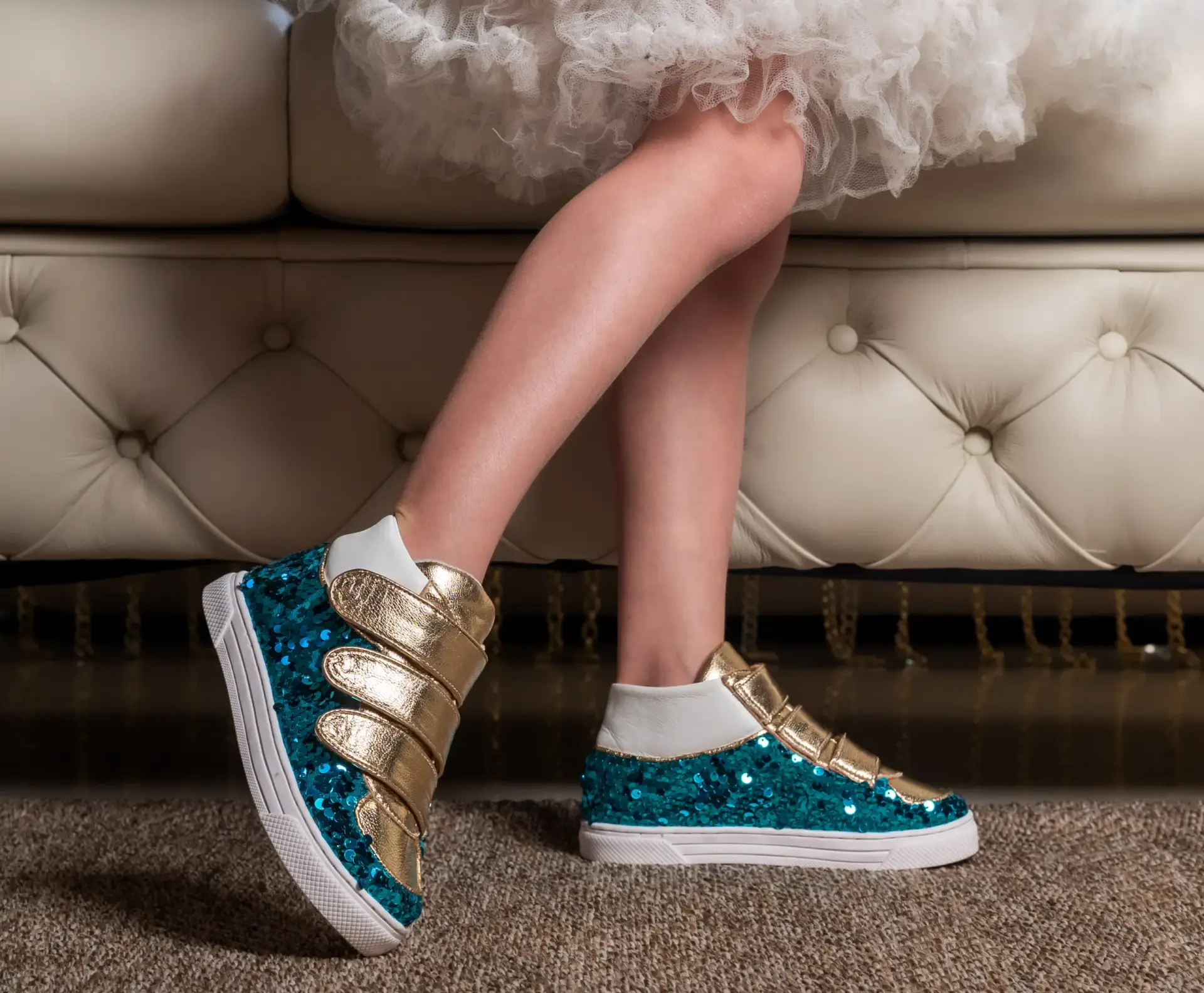 Tênis com glitter de meninas adolescentes da Amoreco Calçados