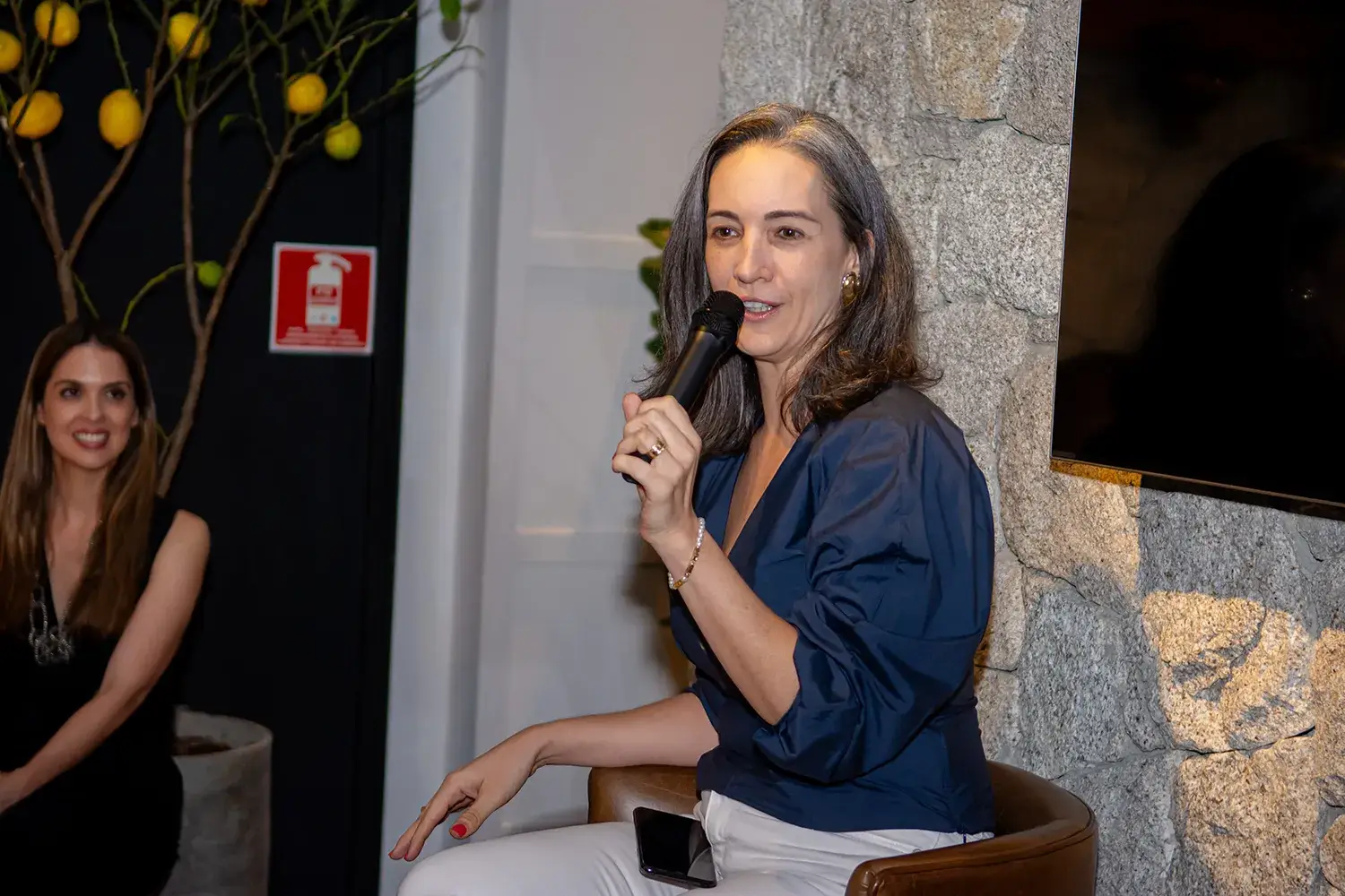 Talk no Petit Comité do Just Real Moms - Talk com Isa Minatel para Mães da Pracinha da Vila Nova Conceição