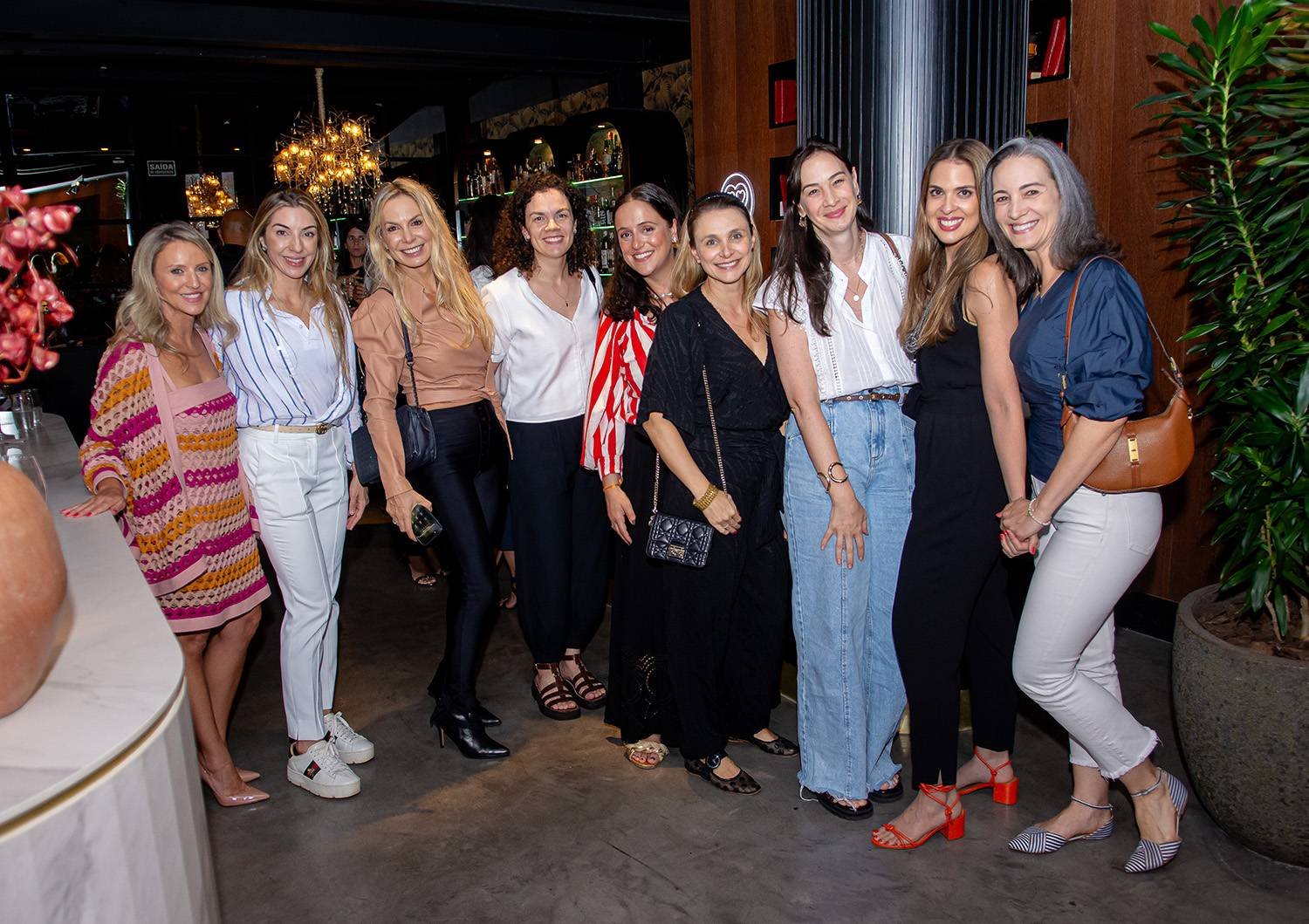 Meninas no Petit Comité do Just Real Moms - Talk com Isa Minatel para Mães da Pracinha da Vila Nova Conceição