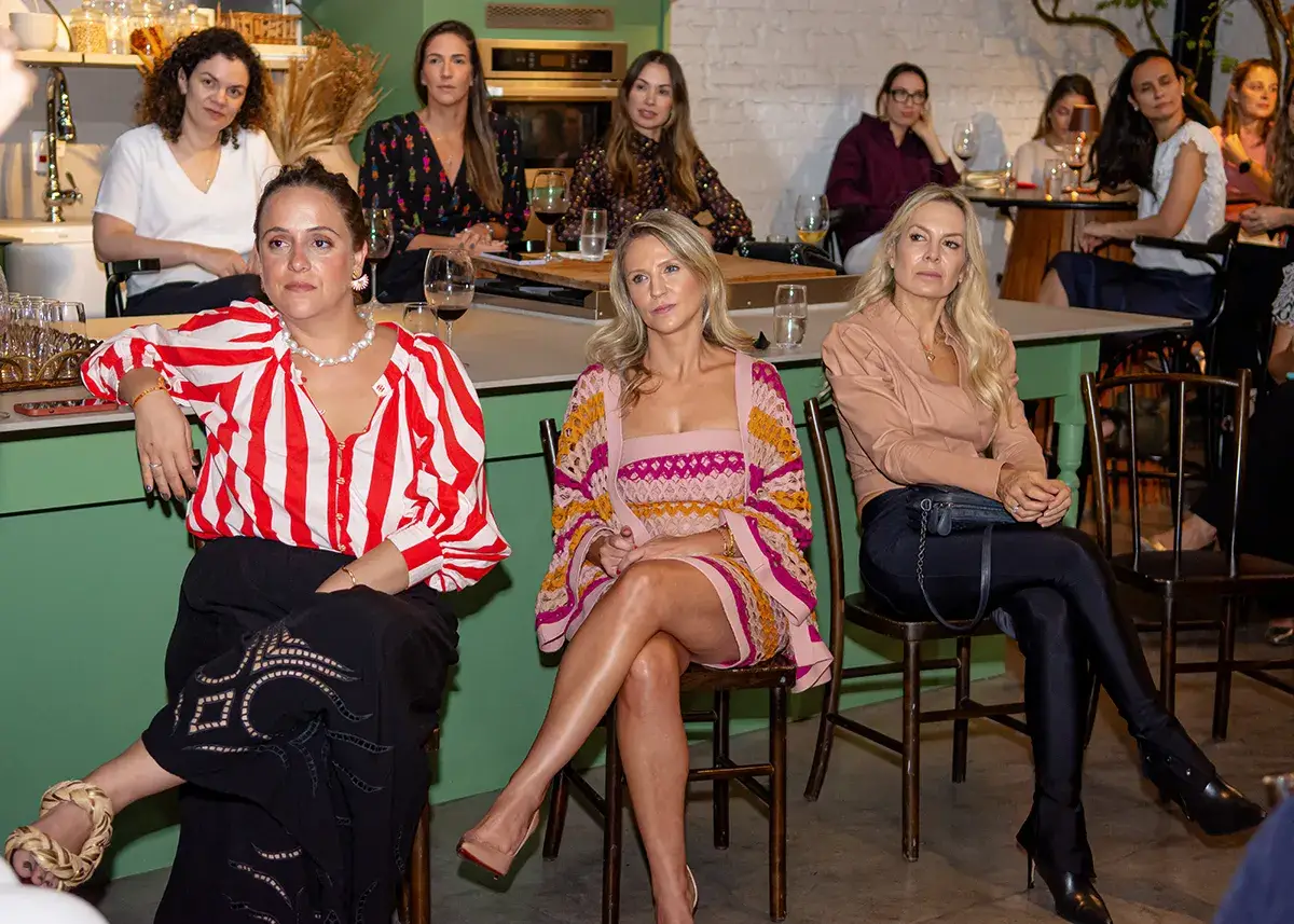 Fabi Esteves, Fernanda Bergman e Raquel Assad no Petit Comité do Just Real Moms - Talk com Isa Minatel para Mães da Pracinha da Vila Nova Conceição